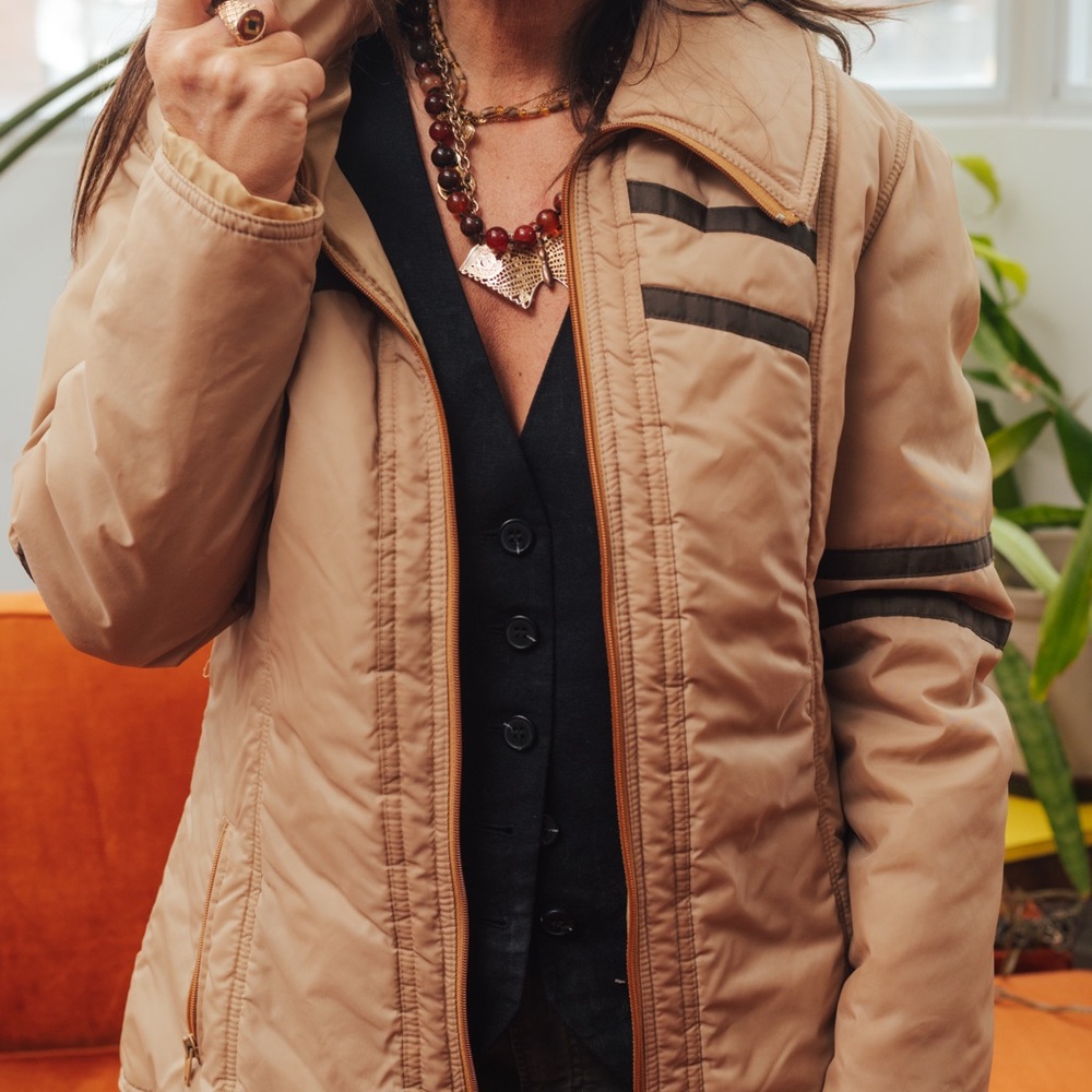 Authentic Vintage Americana Ski Jacket — Tan / Retro Stripe Detail